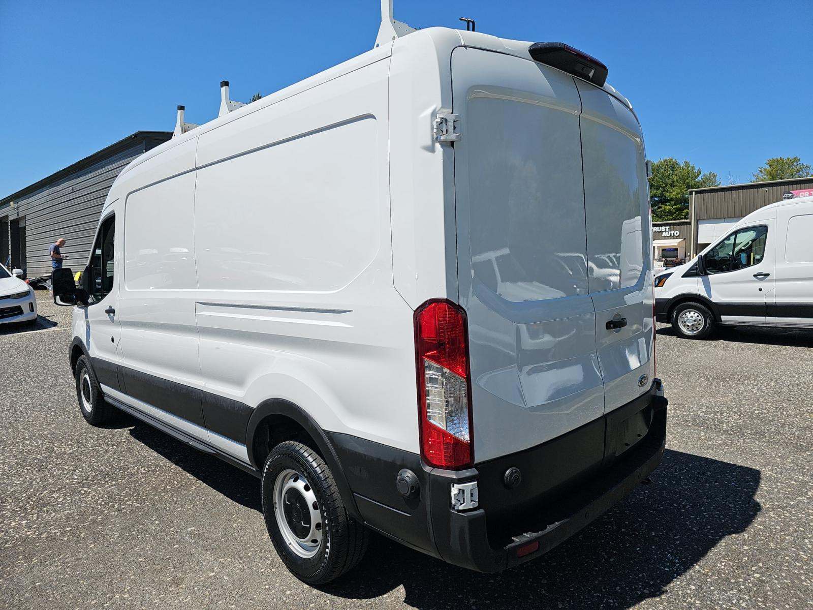 FORD TRANSIT 250 - 2