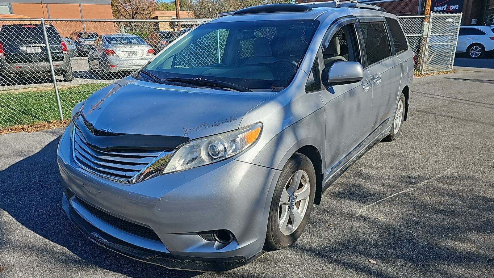 2017 Toyota Sienna LE 8-Passenger 119.3
