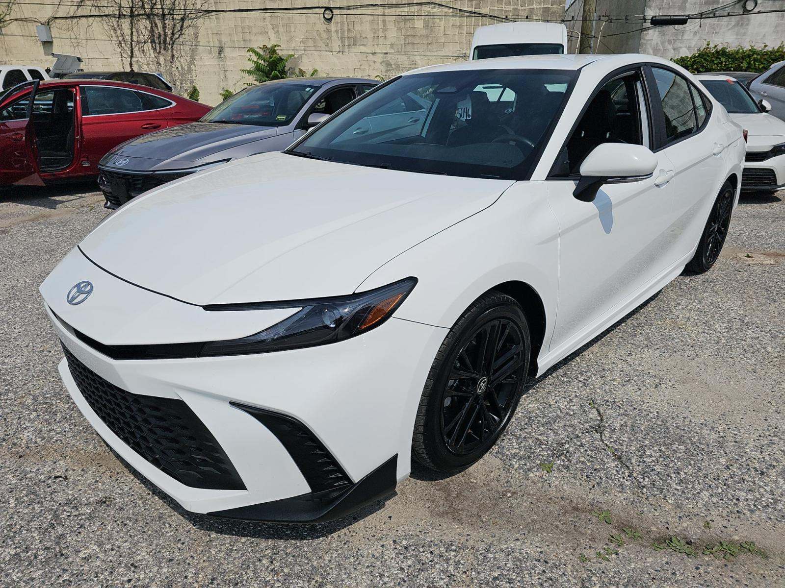 TOYOTA CAMRY - 1