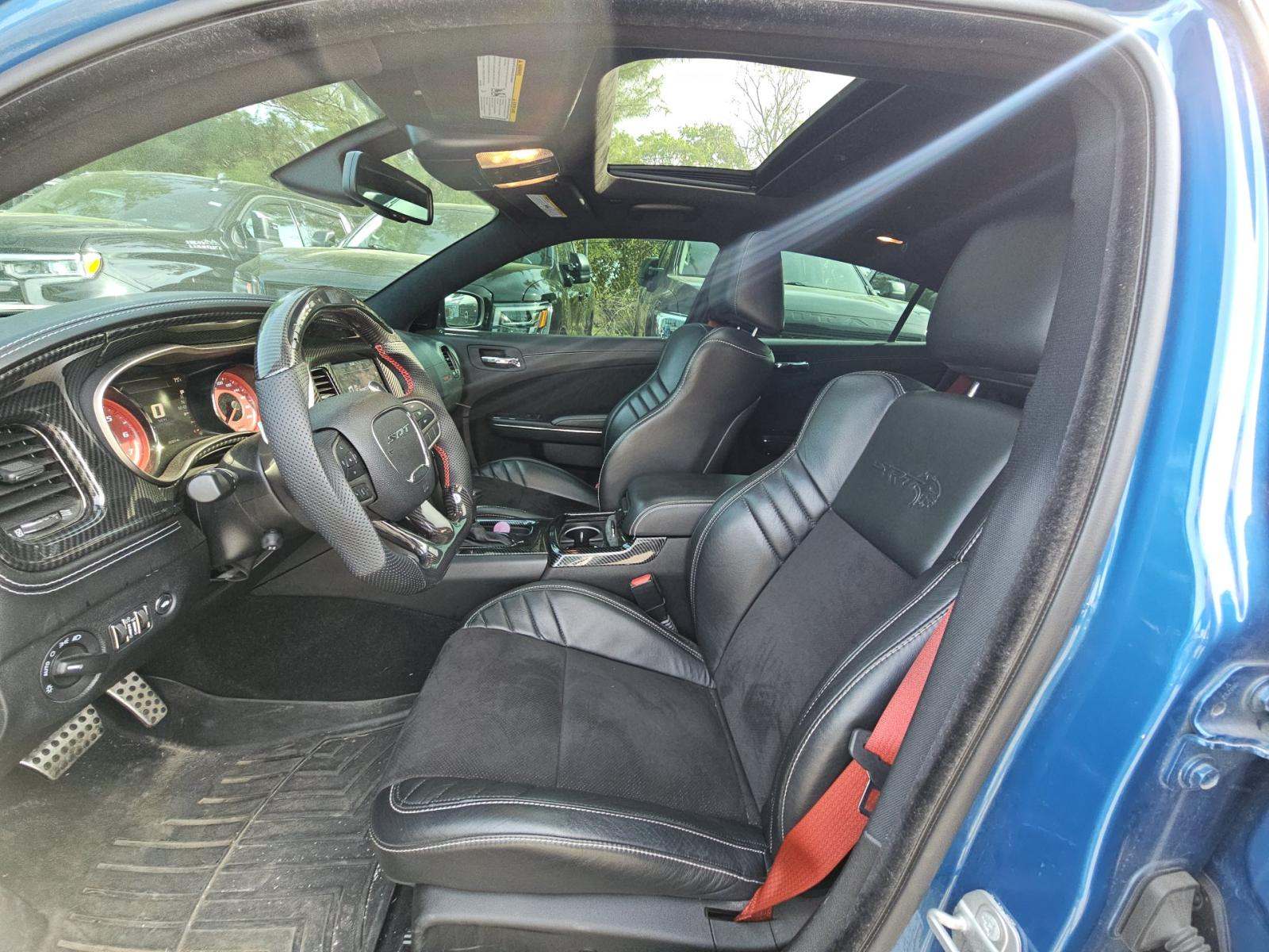 DODGE SRT HELLCAT - 6