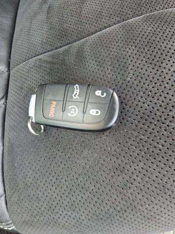 DODGE SRT HELLCAT - 8