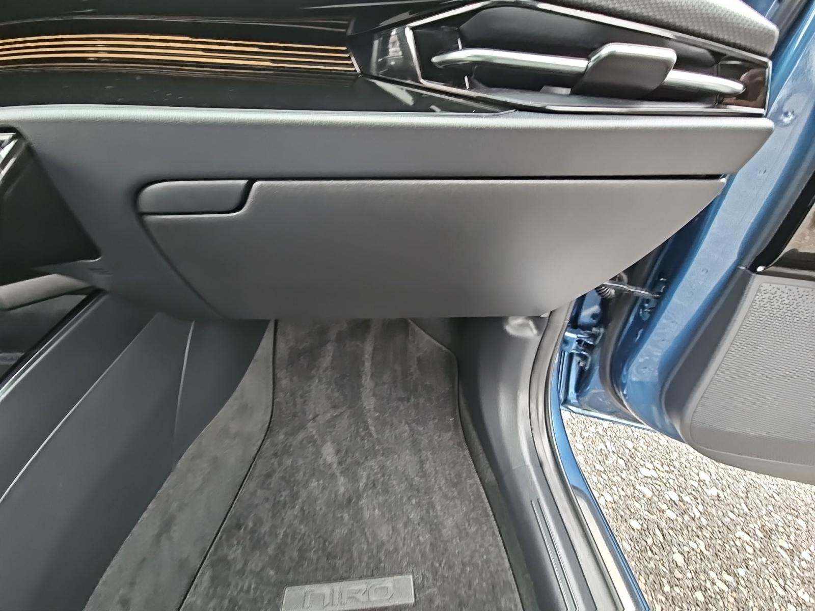 2024 Kia Niro PHEV SX Touring FWD