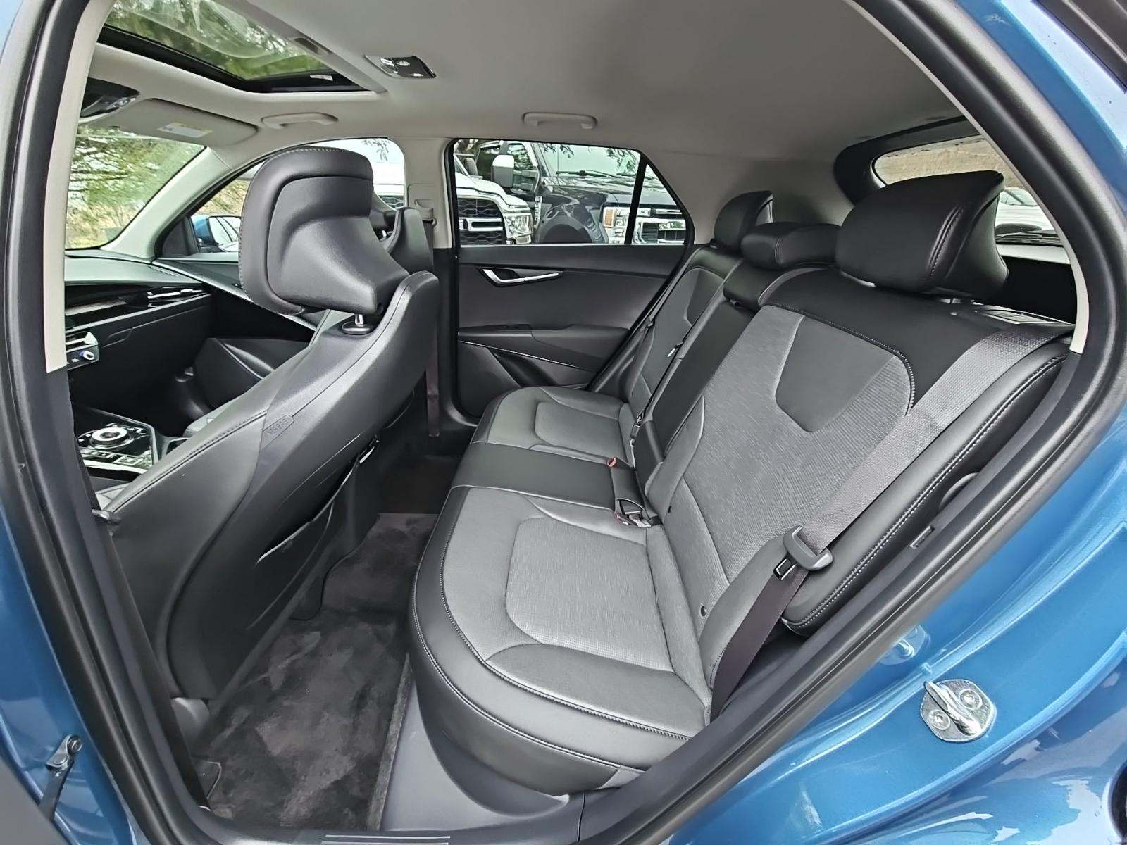 2024 Kia Niro PHEV SX Touring FWD