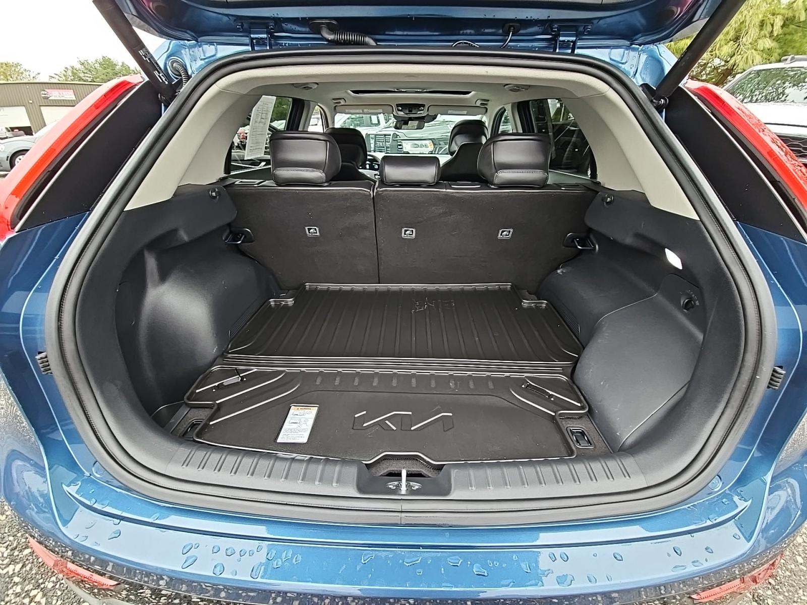 2024 Kia Niro PHEV SX Touring FWD