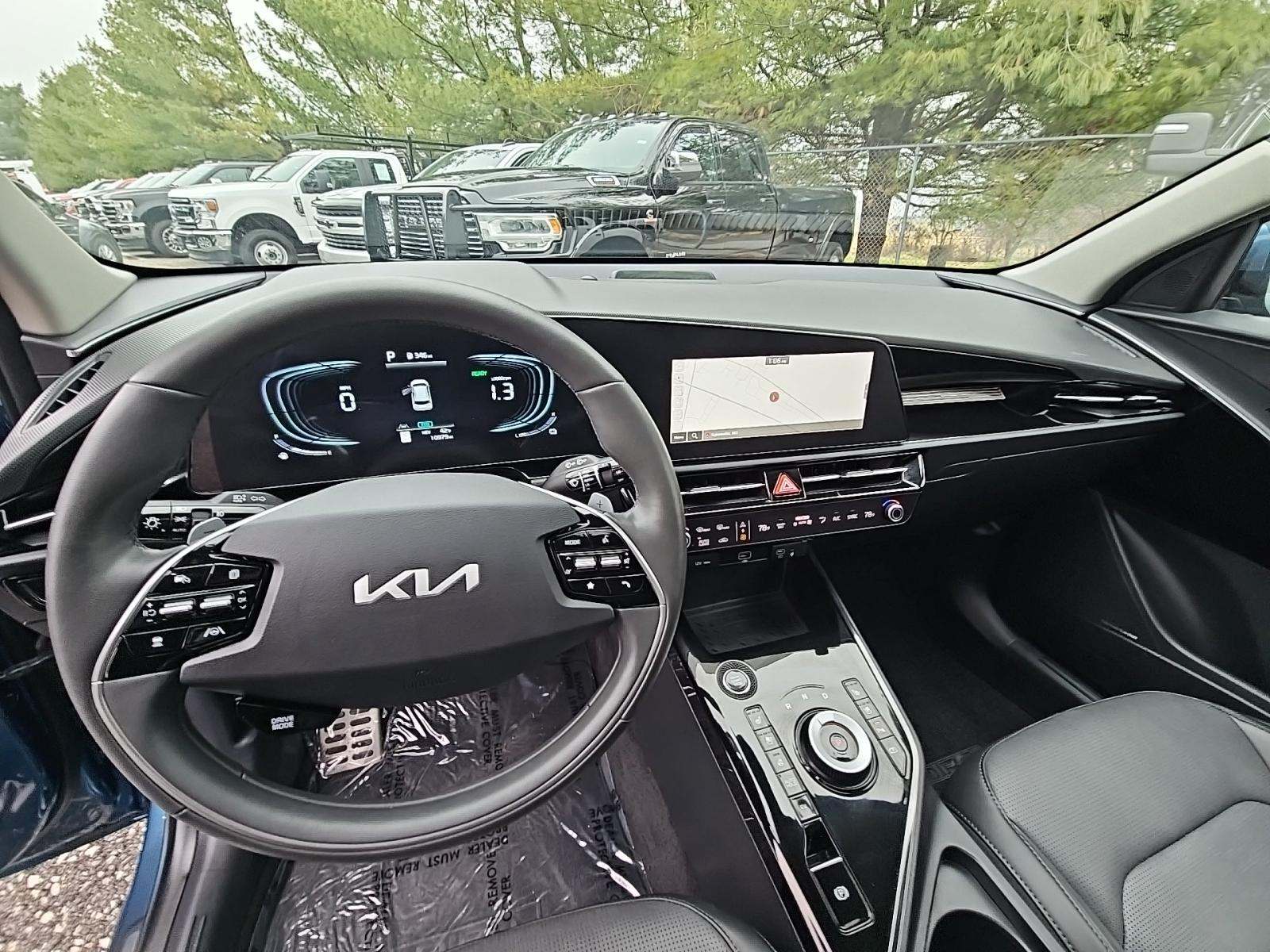 2024 Kia Niro PHEV SX Touring FWD