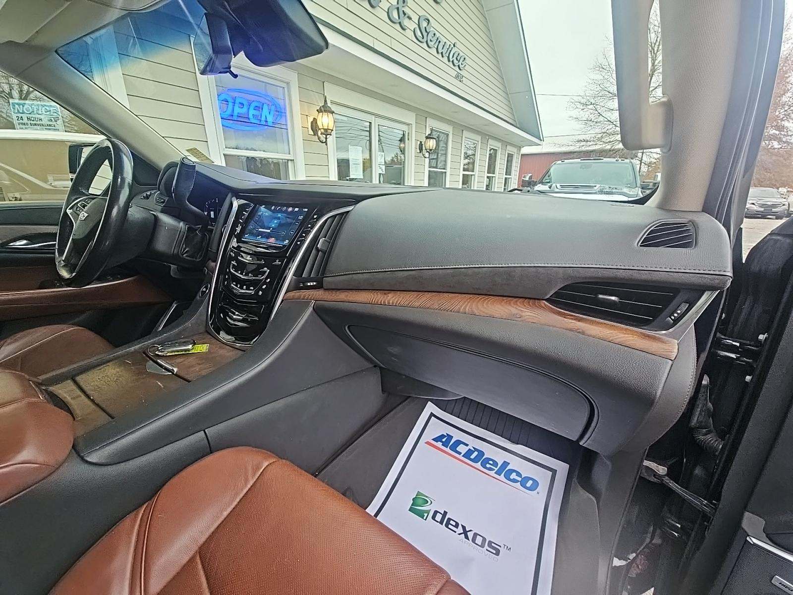 2019 Cadillac Escalade Luxury AWD