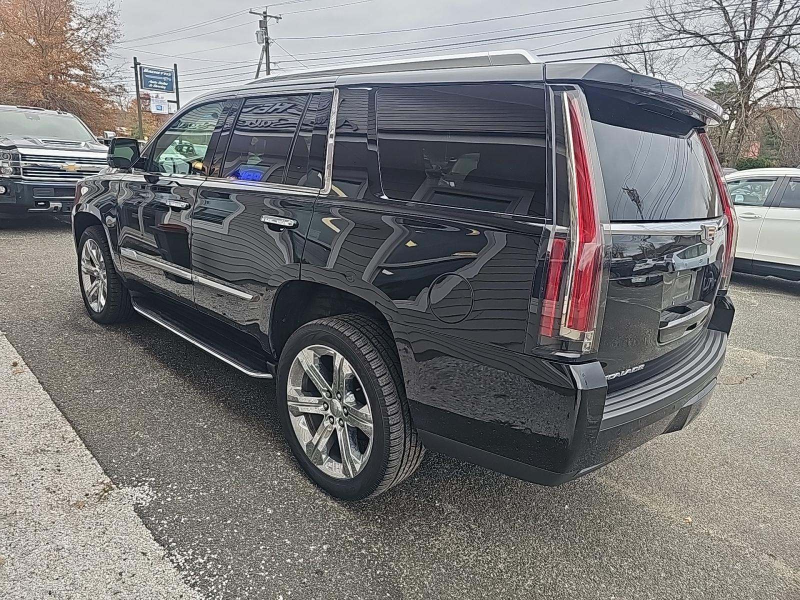 2019 Cadillac Escalade Luxury AWD