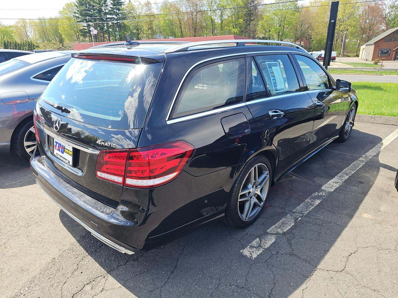 MERCEDES-BENZ E-CLASS - 3