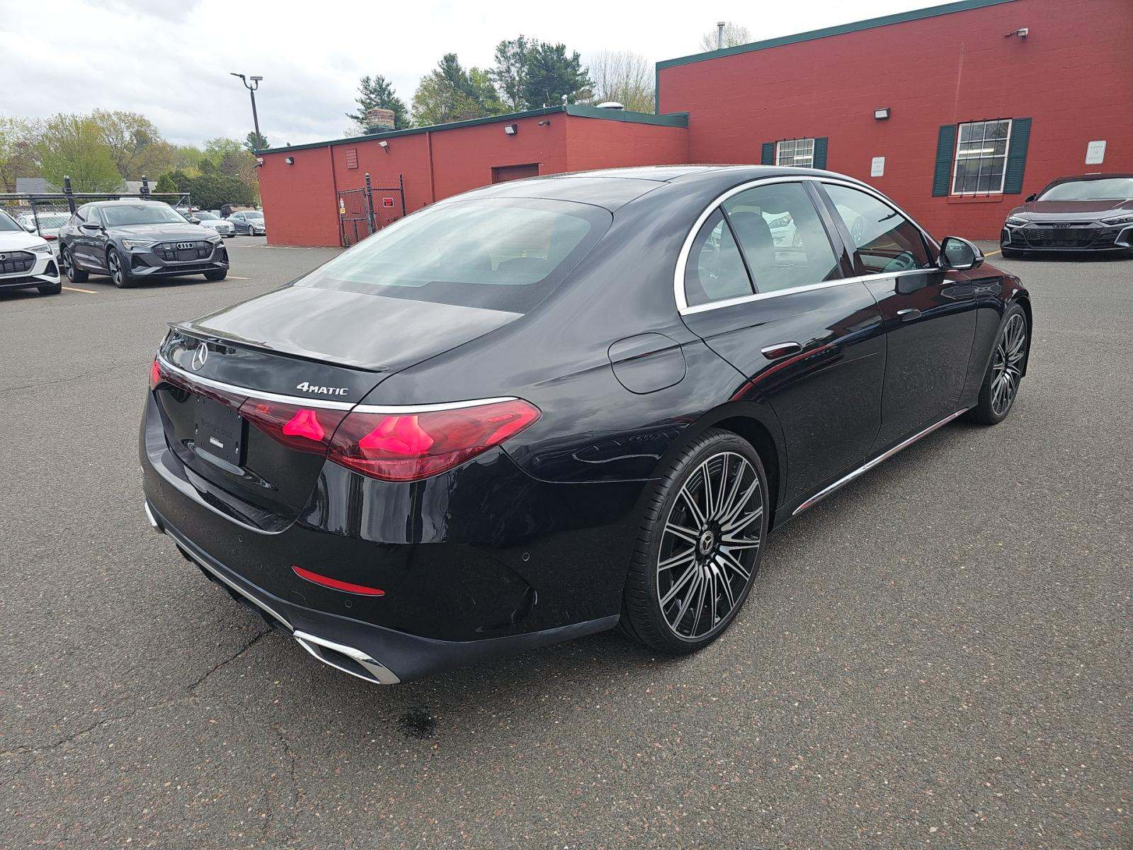 MERCEDES-BENZ E-CLASS - 3