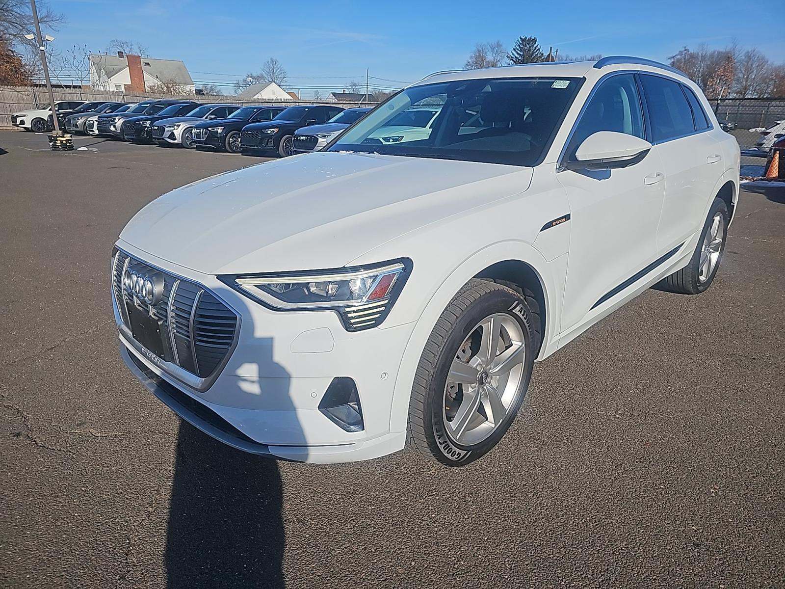 2019 Audi e-tron Premium Plus