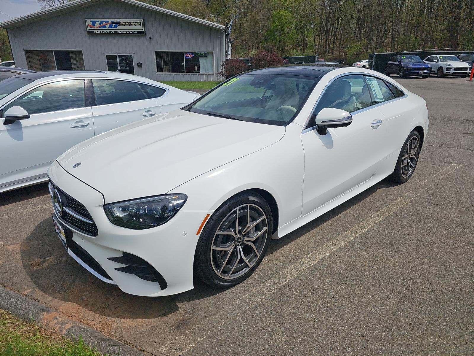 MERCEDES-BENZ E-CLASS - 1