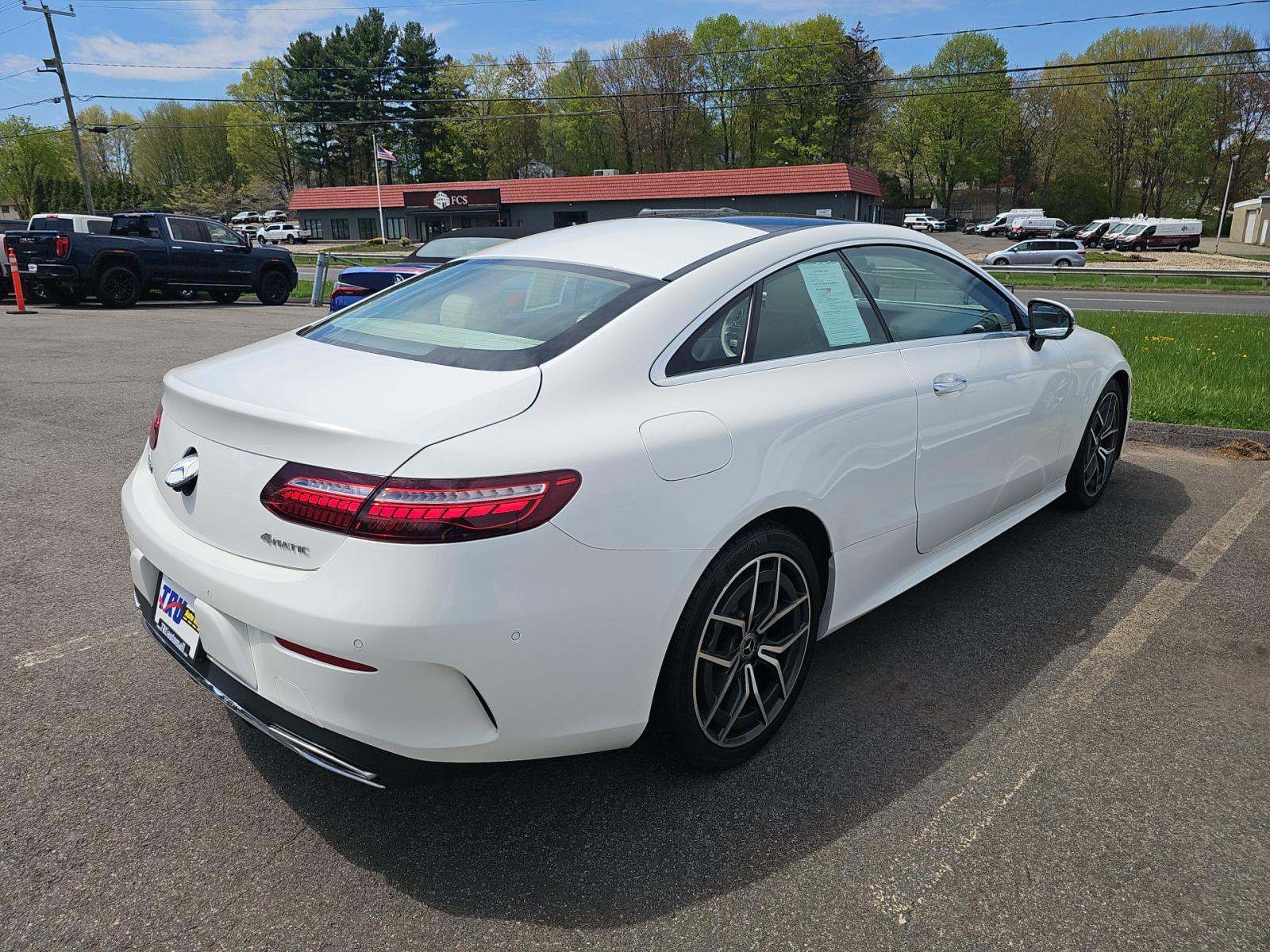 MERCEDES-BENZ E-CLASS - 3