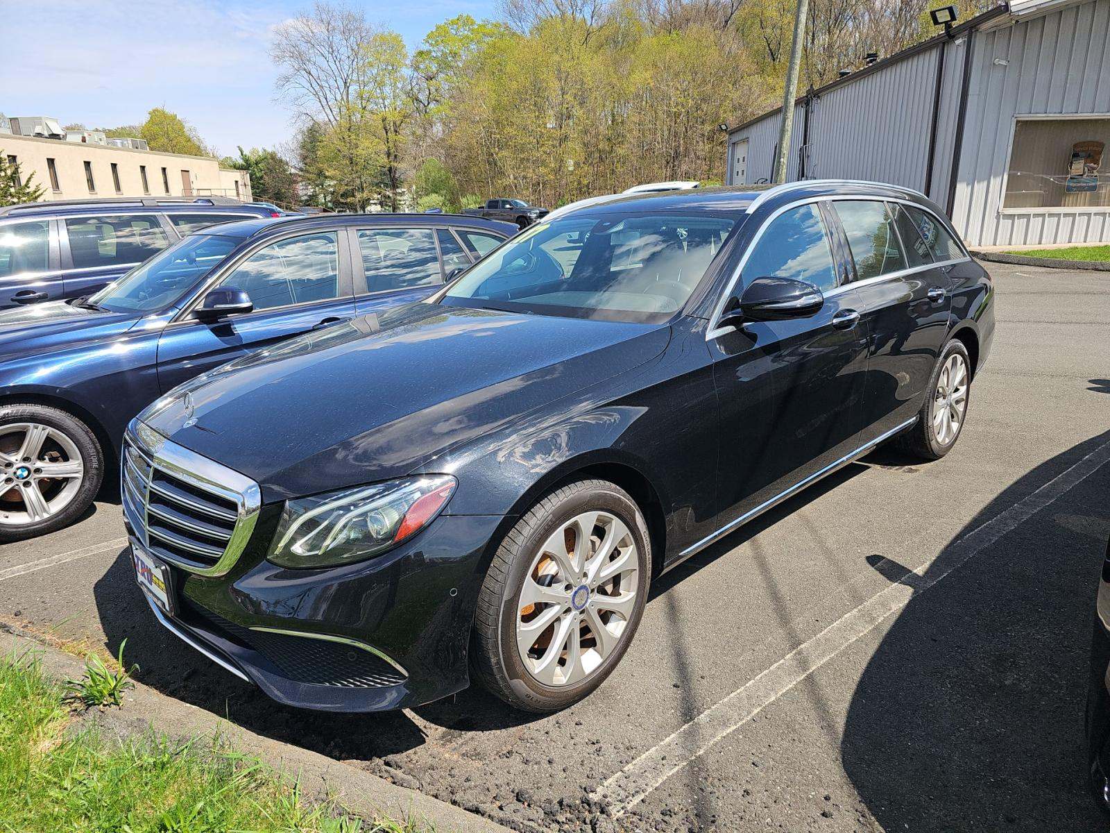 MERCEDES-BENZ E-CLASS - 1