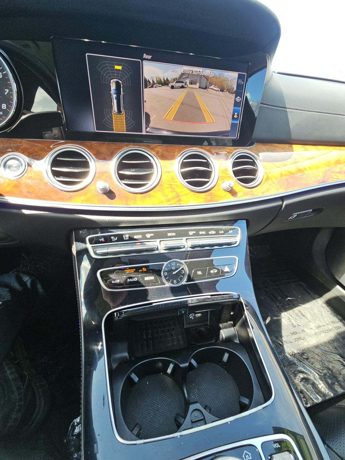 MERCEDES-BENZ E-CLASS - 10