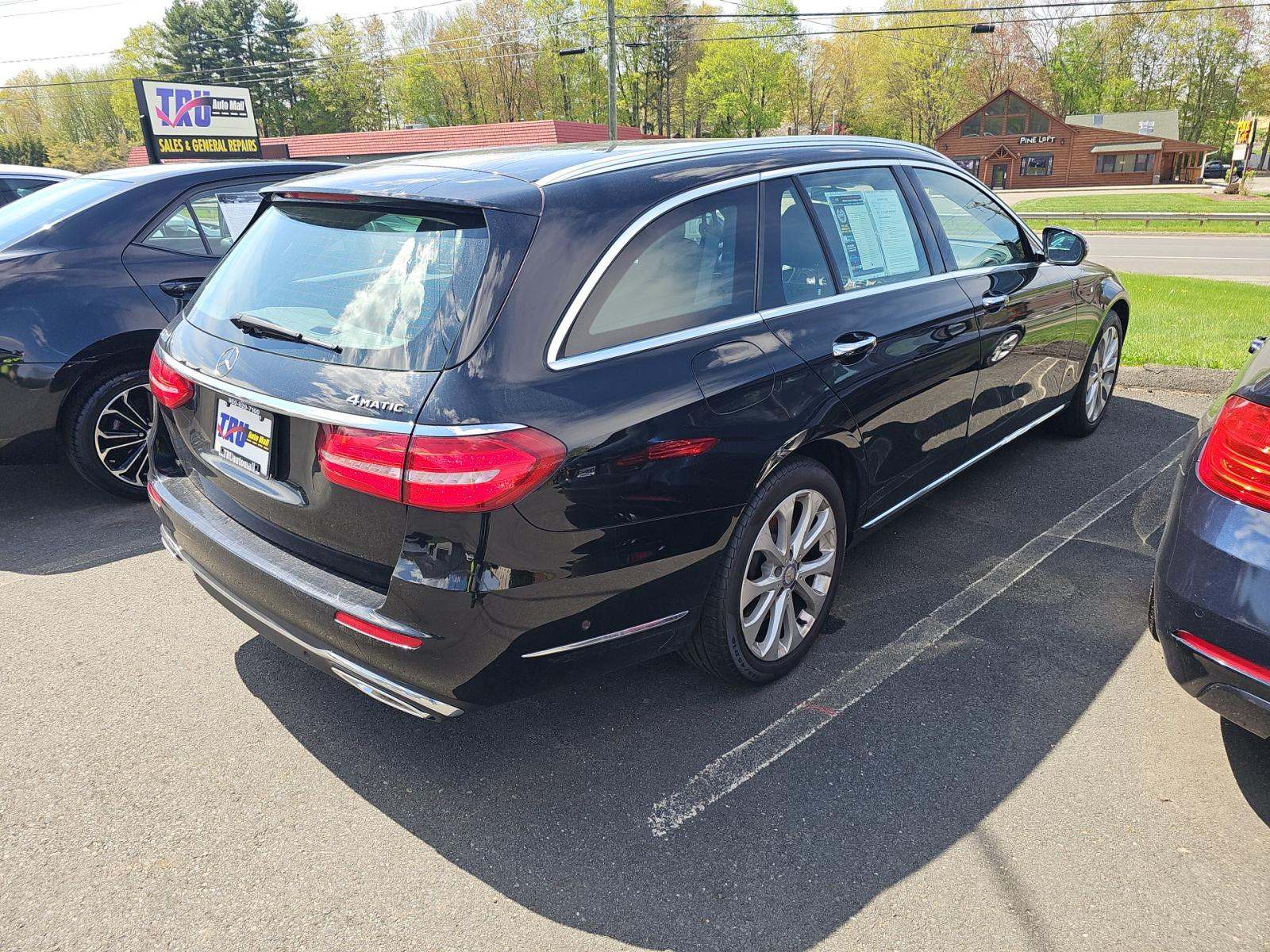 MERCEDES-BENZ E-CLASS - 3