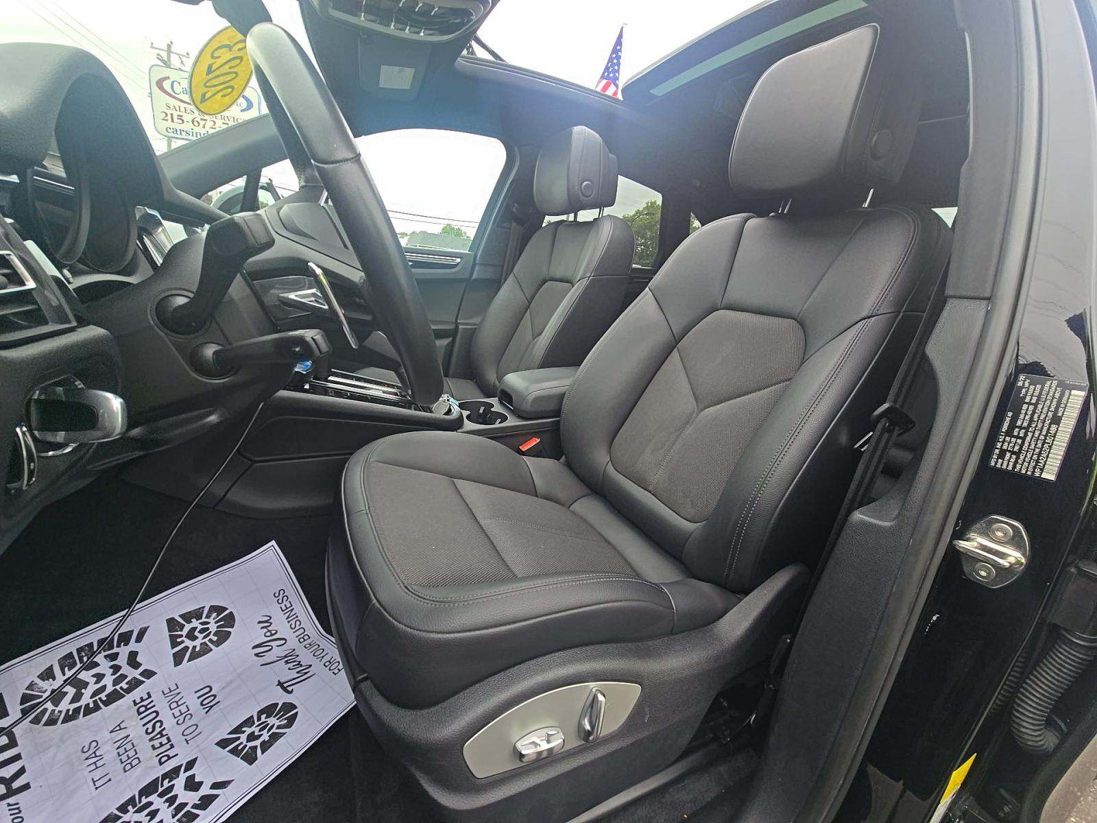 2023 Porsche Macan Base AWD