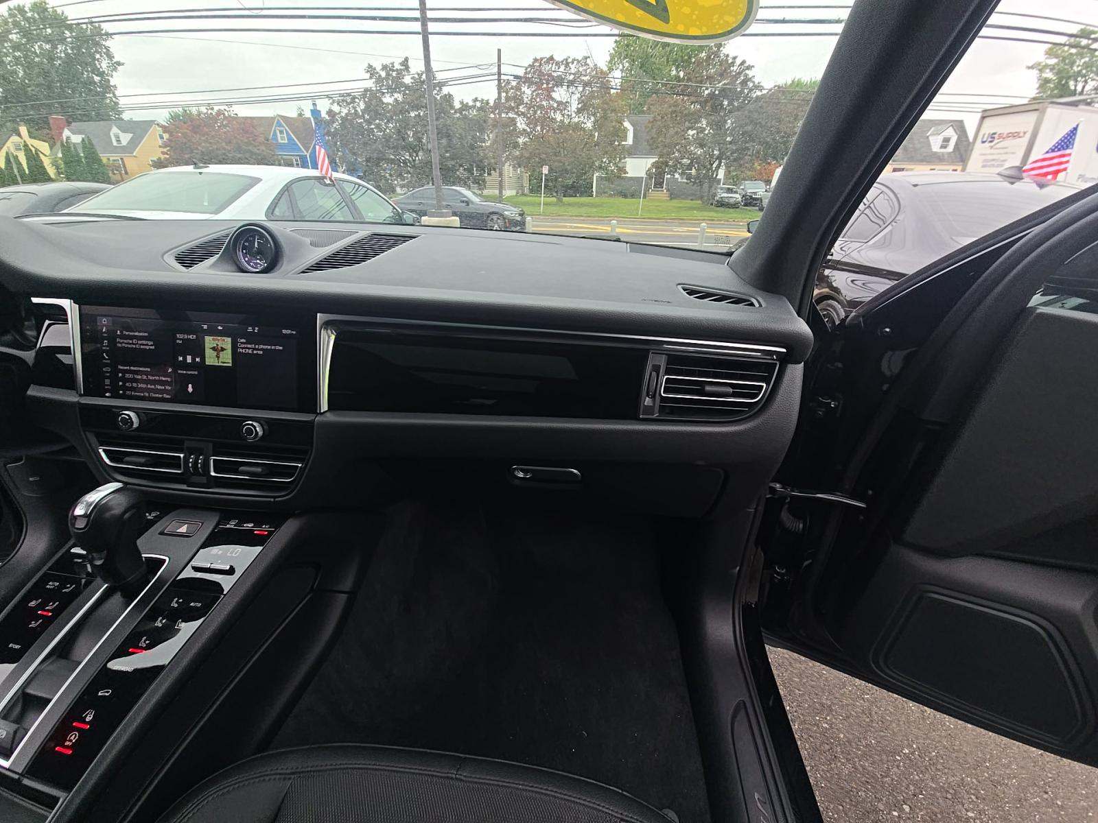 2023 Porsche Macan Base AWD