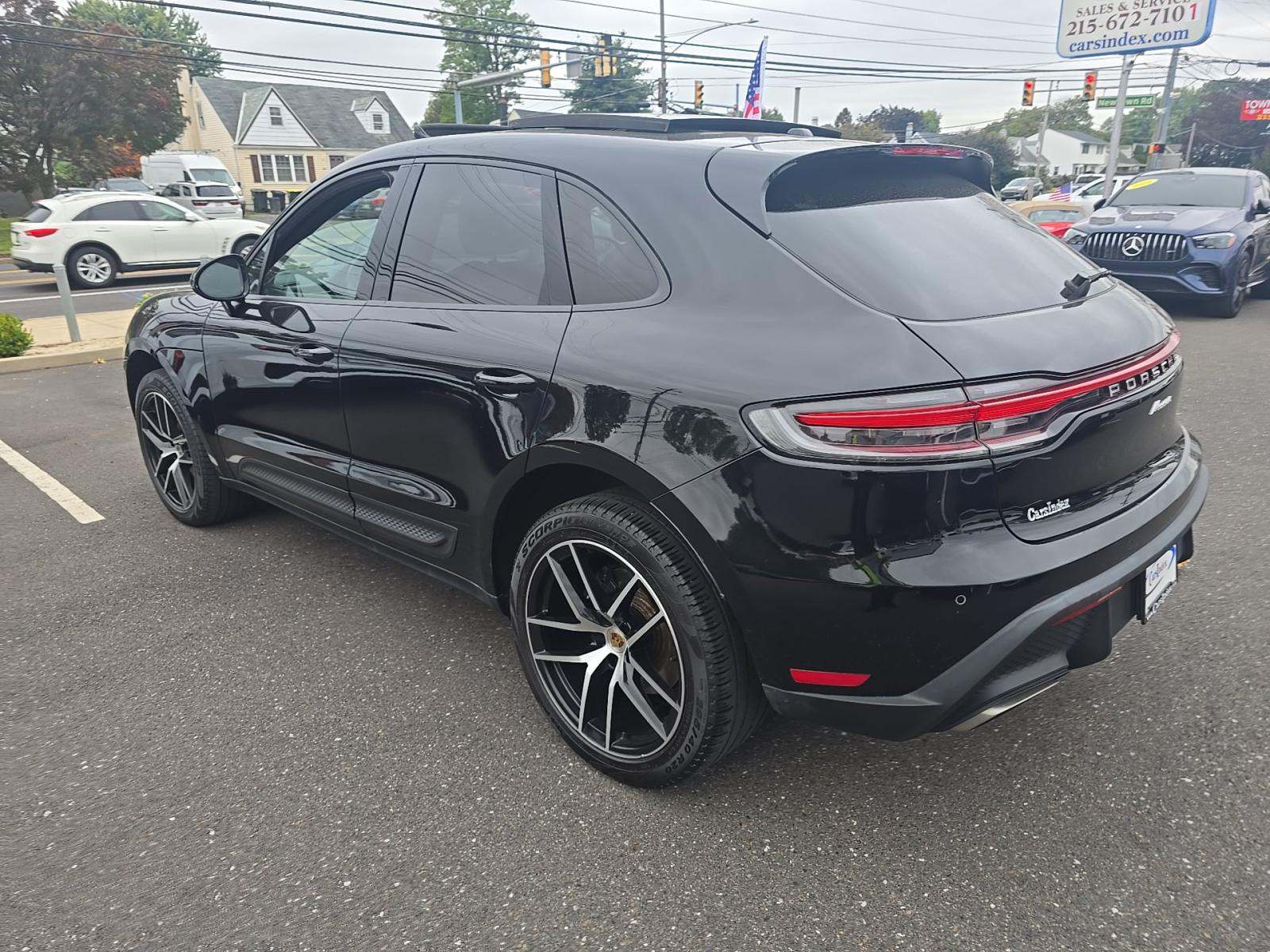 2023 Porsche Macan Base AWD