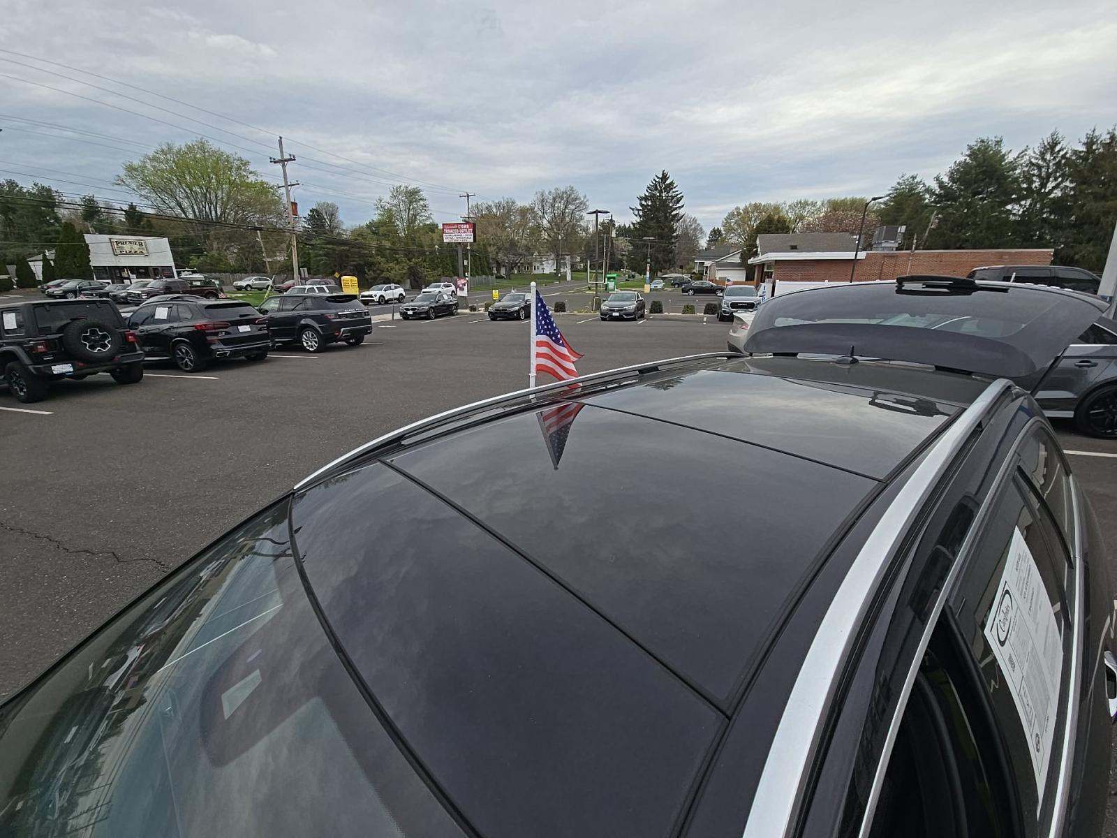 MERCEDES-BENZ E-CLASS - 8