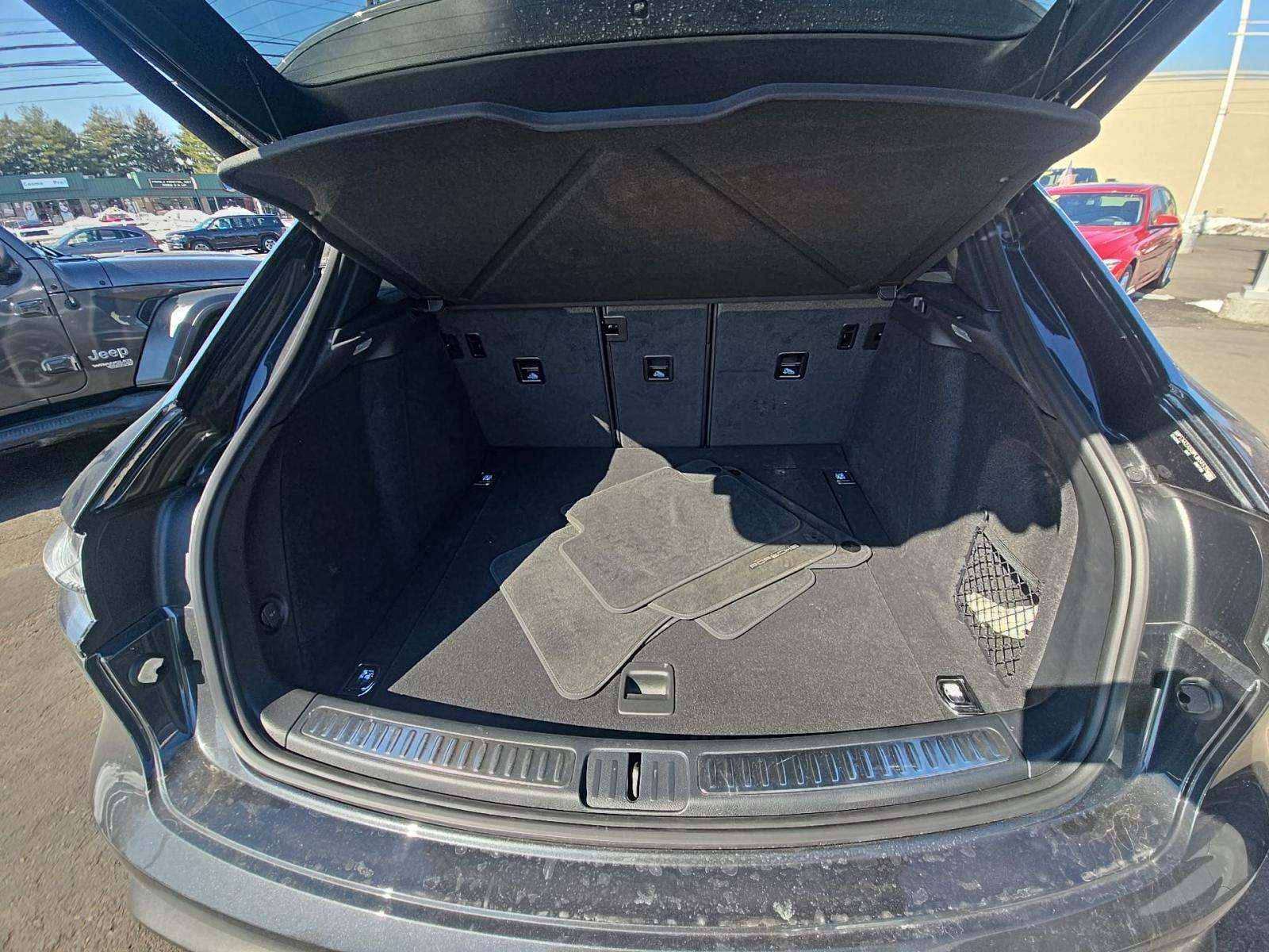 2023 Porsche Macan T AWD