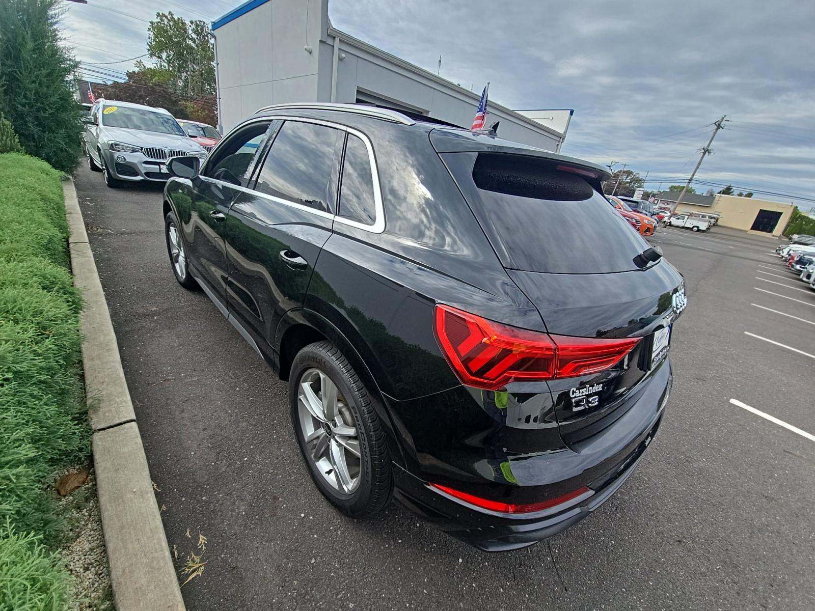 2022 Audi Q3 2.0T S line Premium AWD