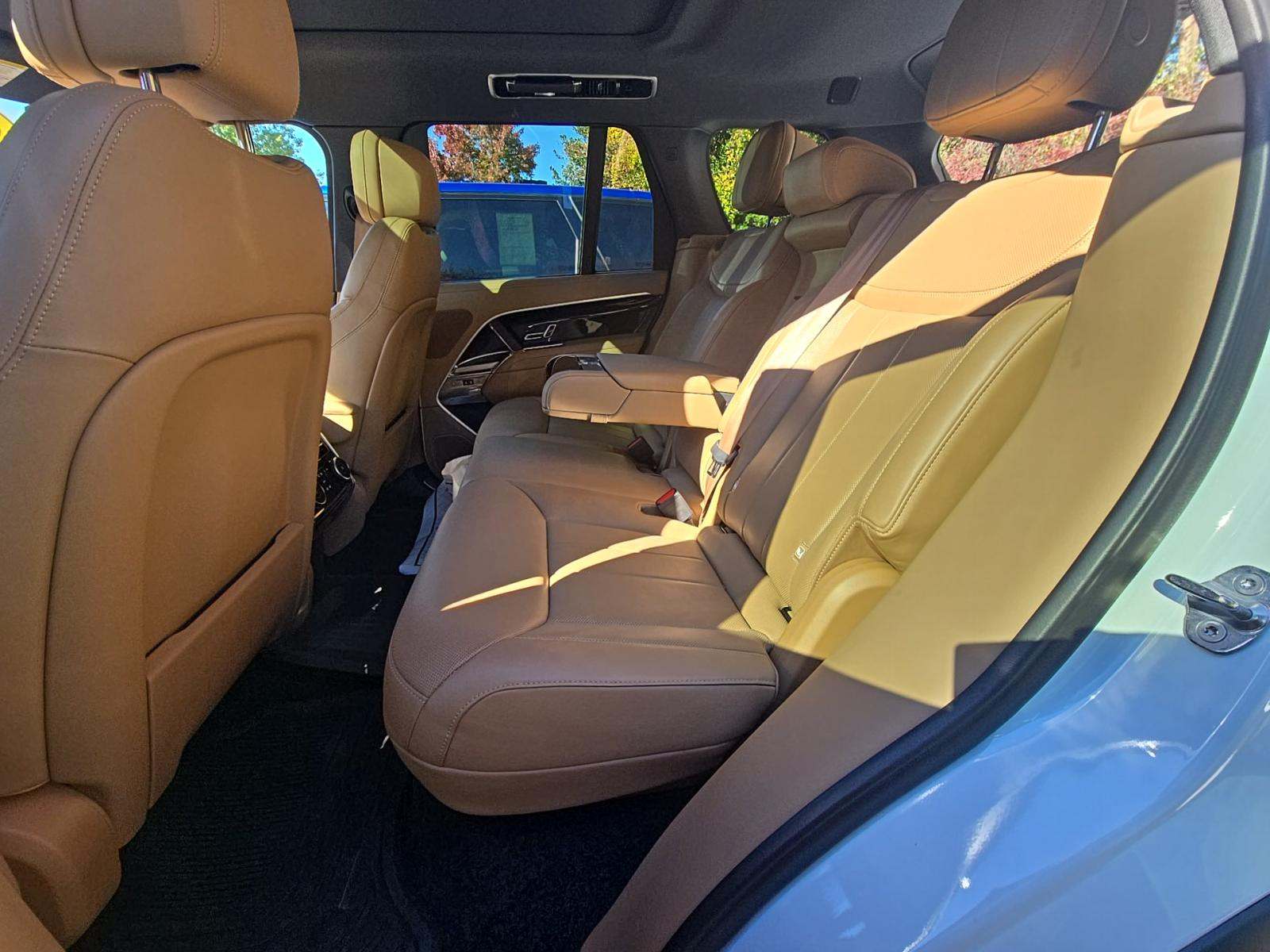 2023 Land Rover Range Rover SE AWD