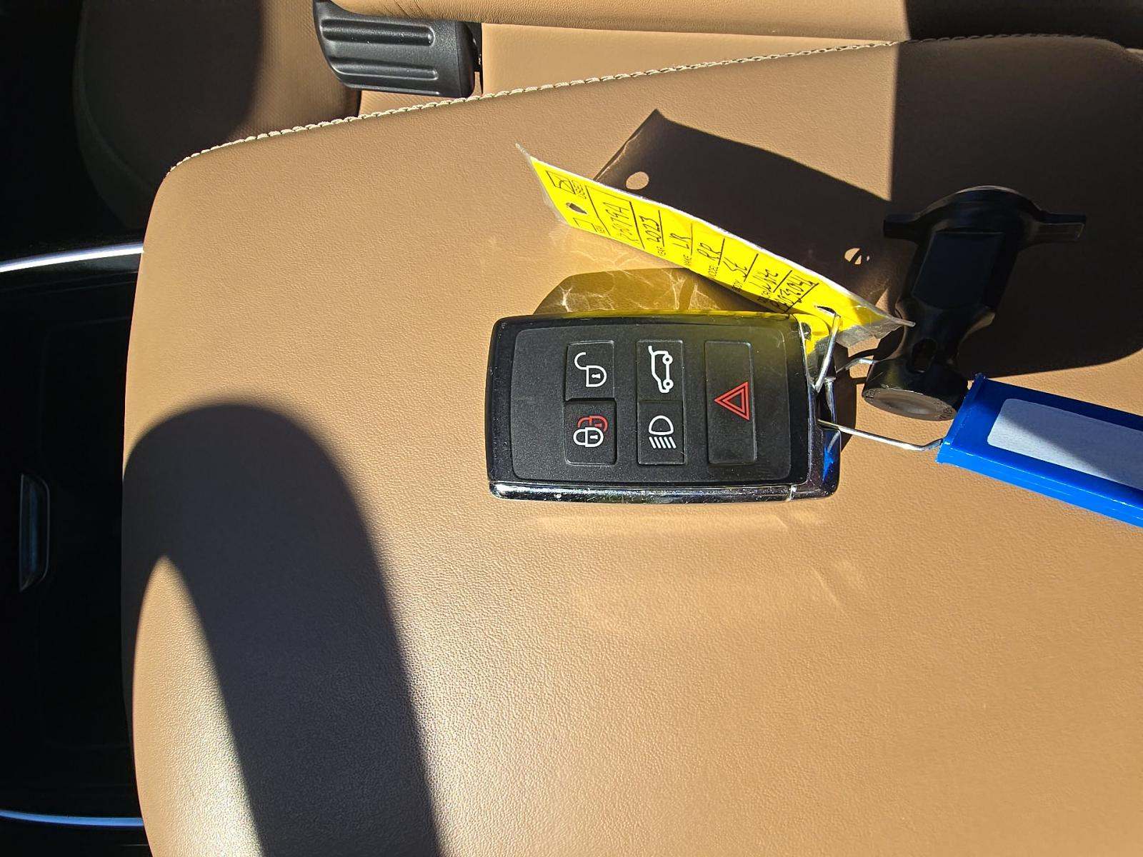 2023 Land Rover Range Rover SE AWD