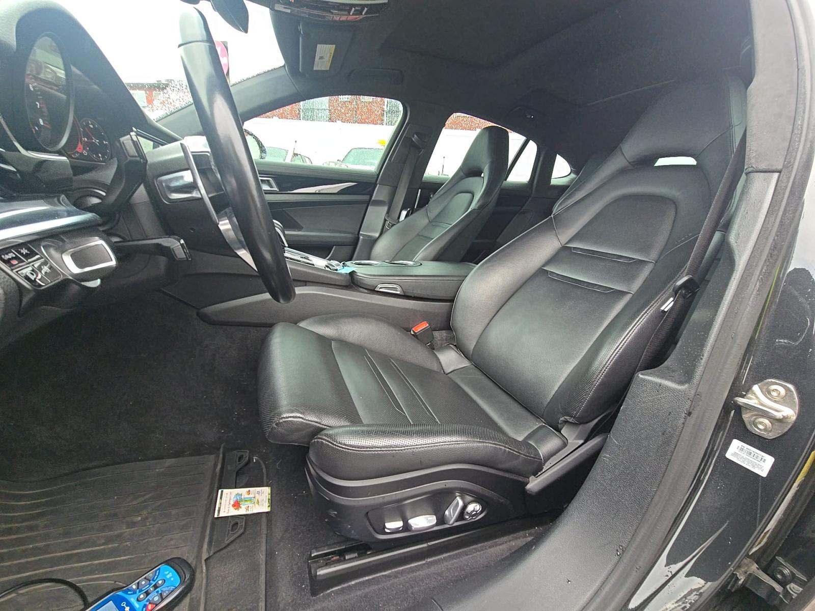 2018 Porsche Panamera Base RWD