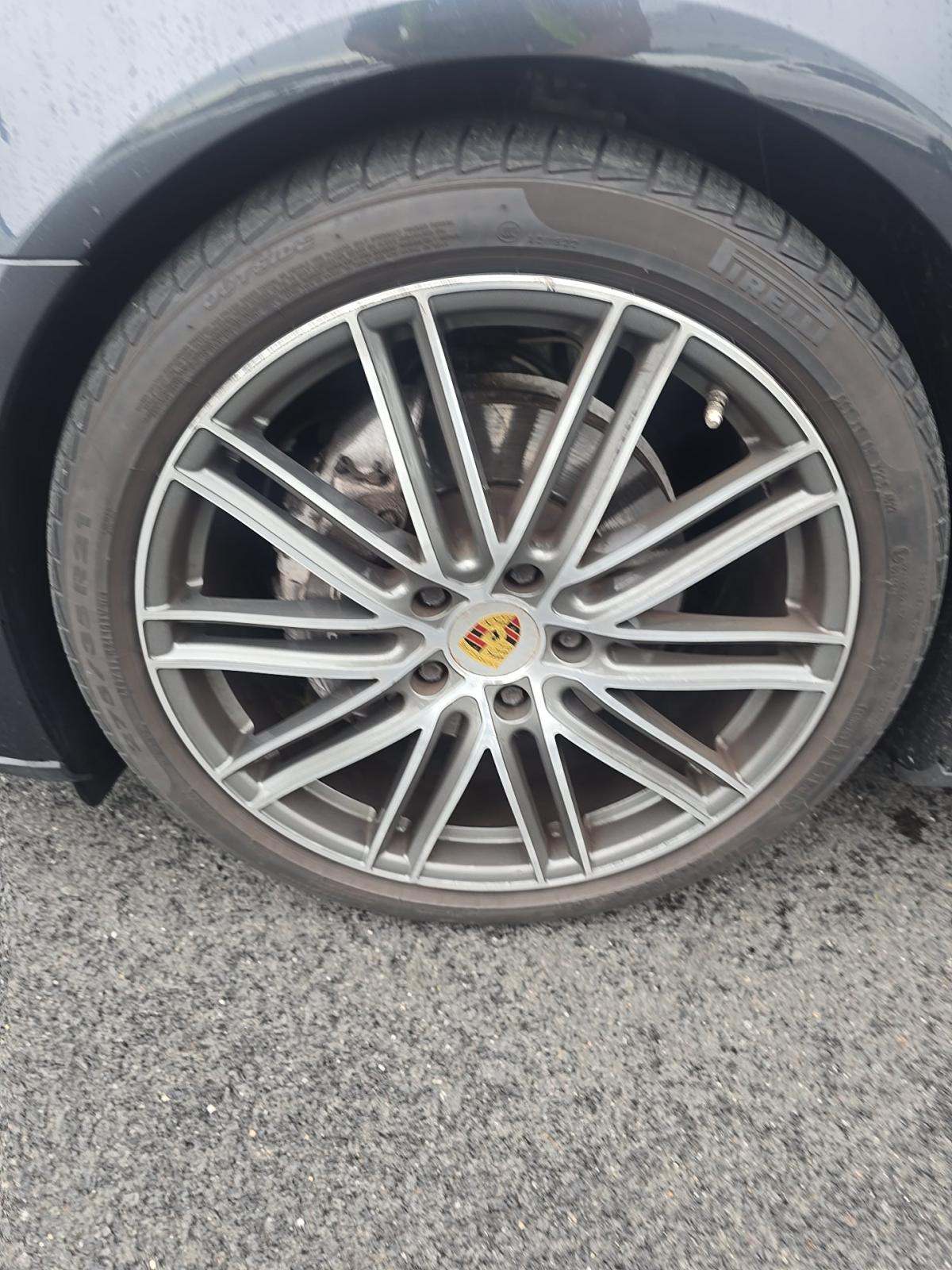 2018 Porsche Panamera Base RWD