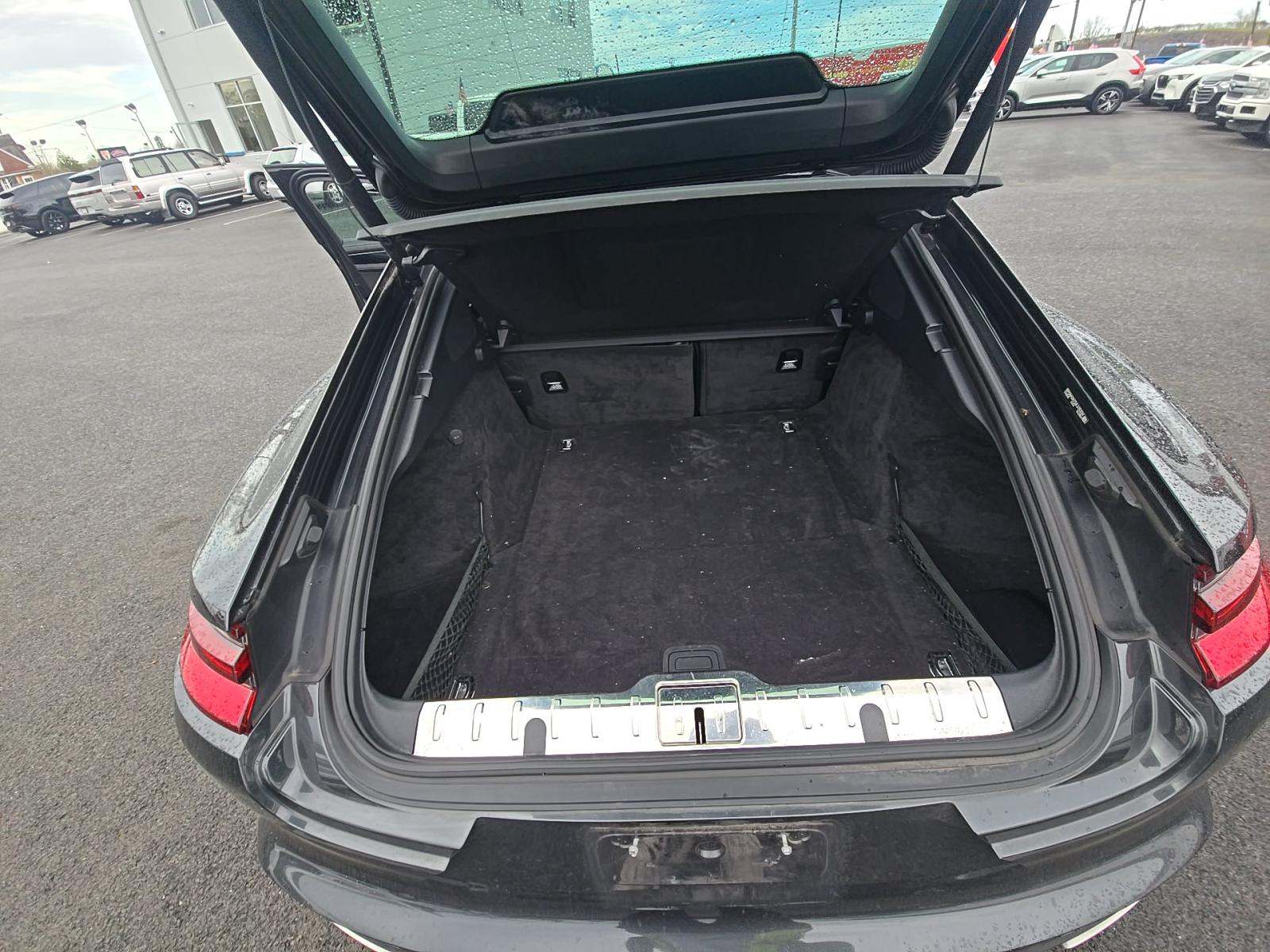 2018 Porsche Panamera Base RWD