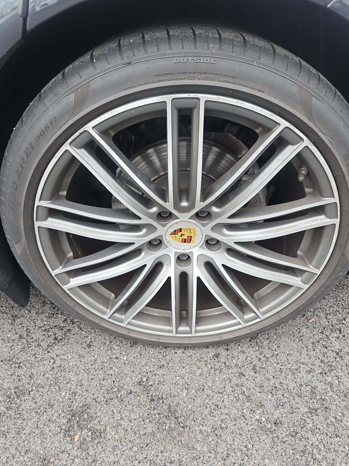 2018 Porsche Panamera Base RWD