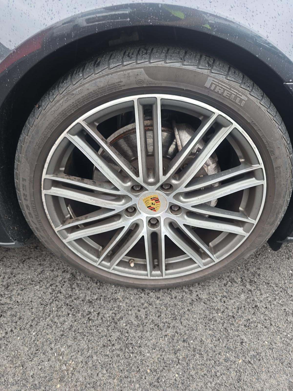 2018 Porsche Panamera Base RWD