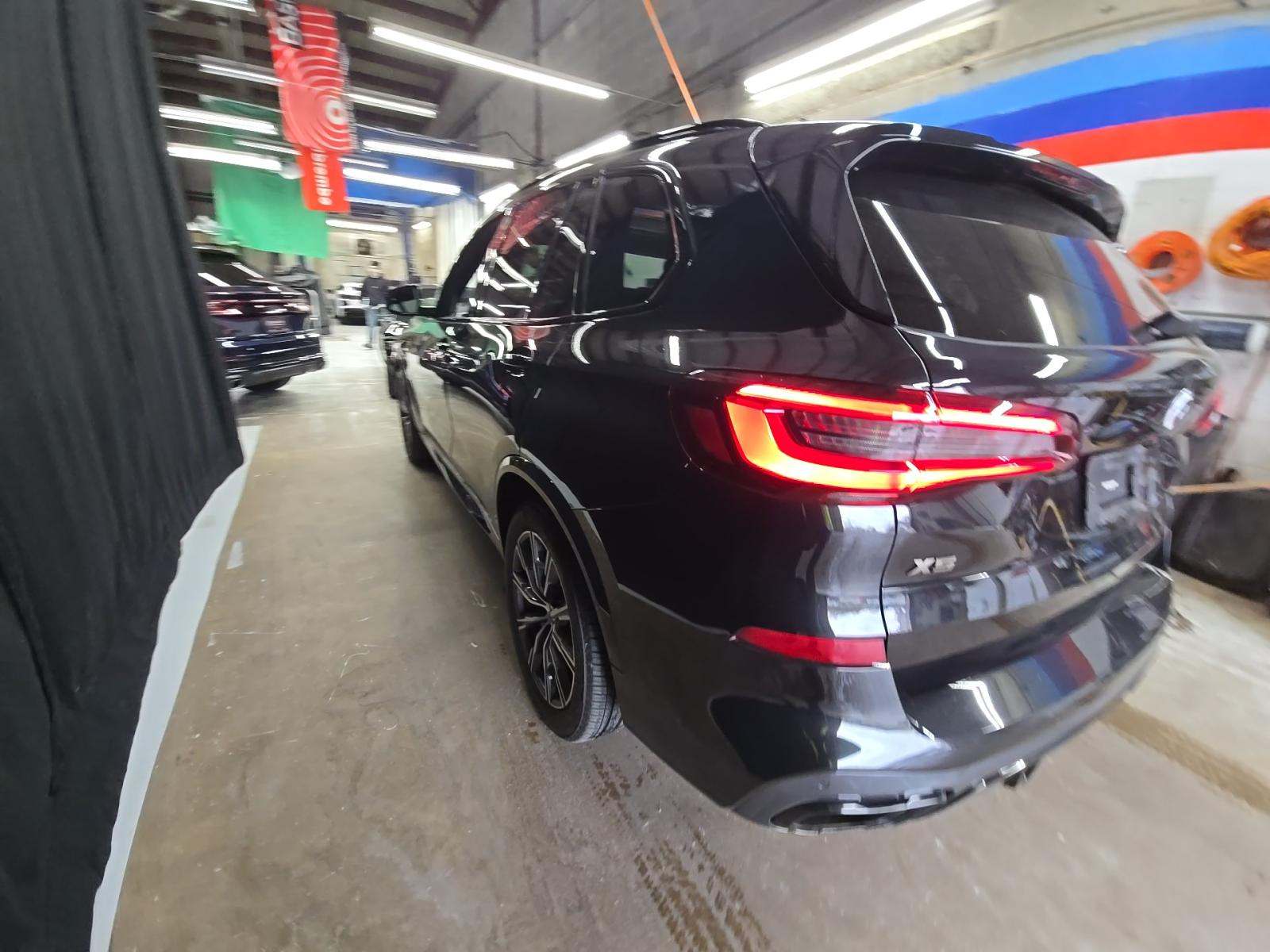 2023 BMW X5 M50i AWD