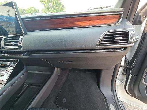 2023 Lincoln Navigator Standard AWD