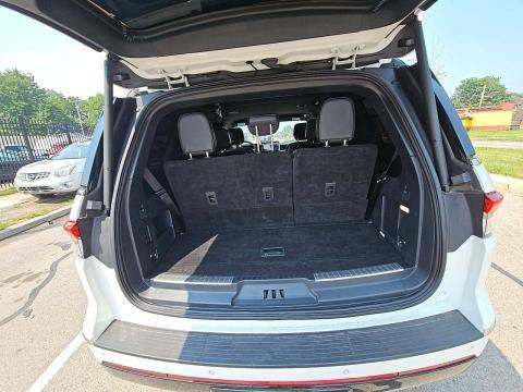 2023 Lincoln Navigator Standard AWD