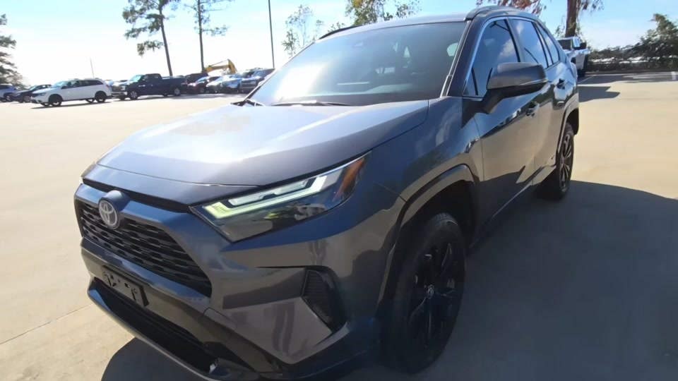 2022 Toyota RAV4 Hybrid SE