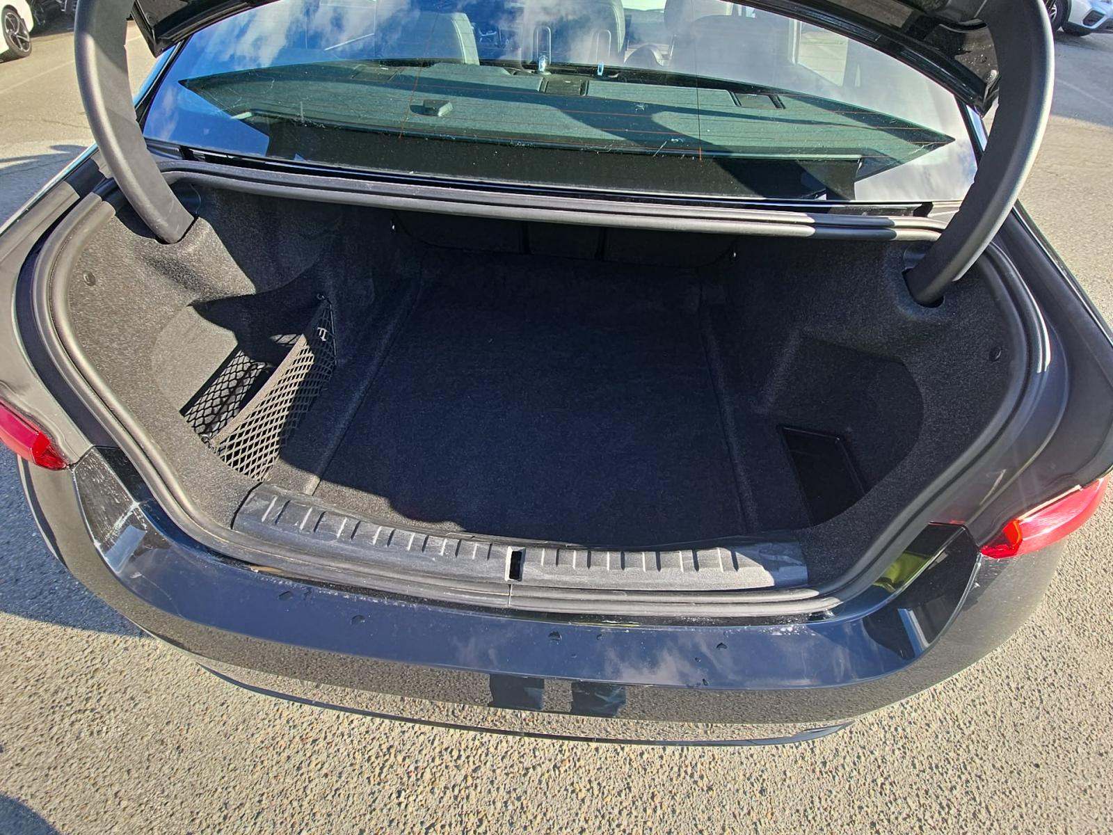 2025 BMW 3 Series 330i RWD