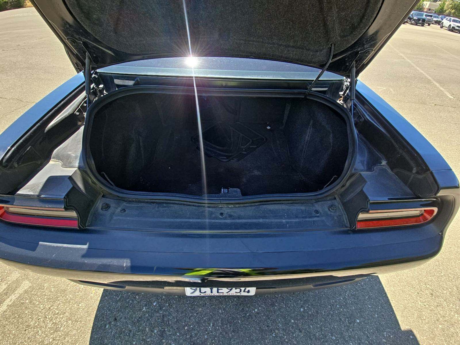 2018 Dodge Challenger SXT Plus RWD