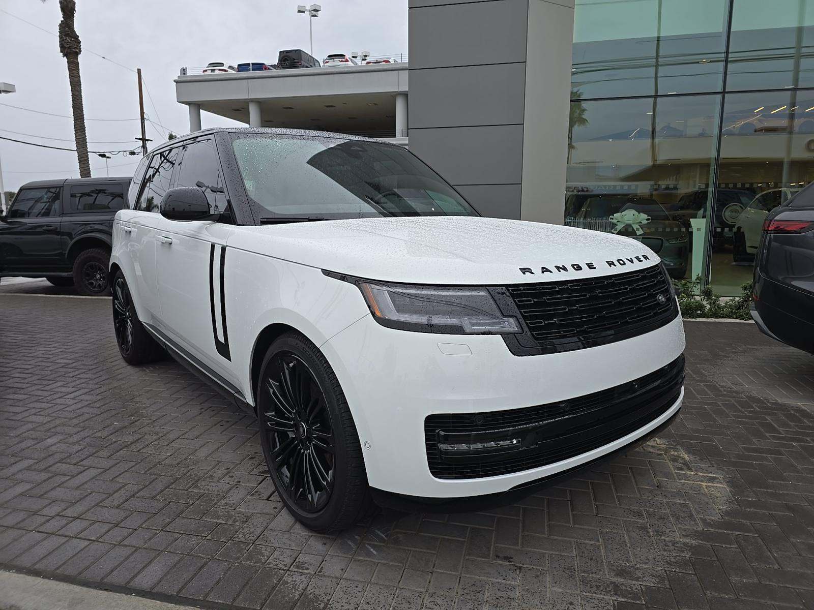 2025 Land Rover Range Rover SE AWD