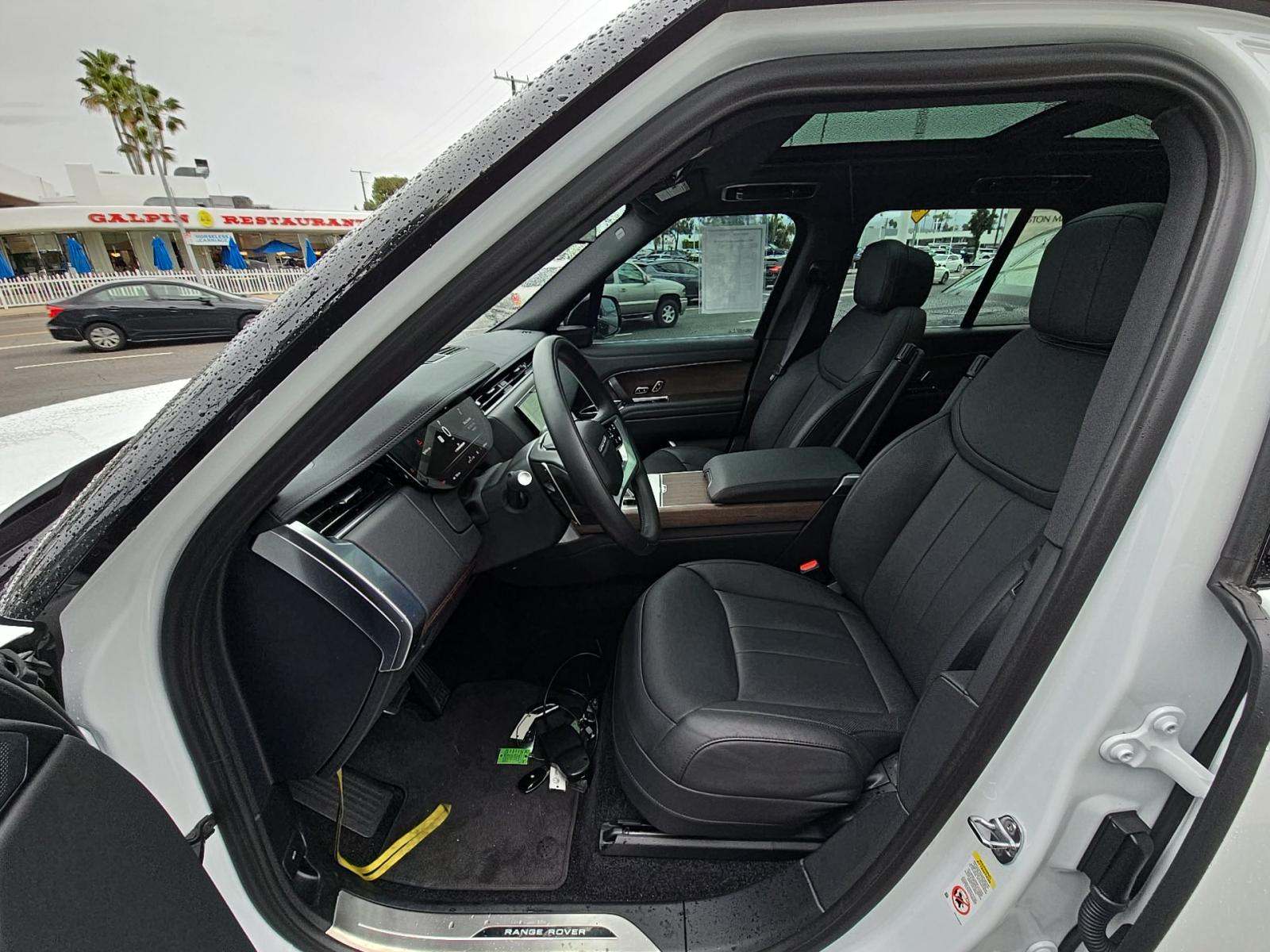 2025 Land Rover Range Rover SE AWD