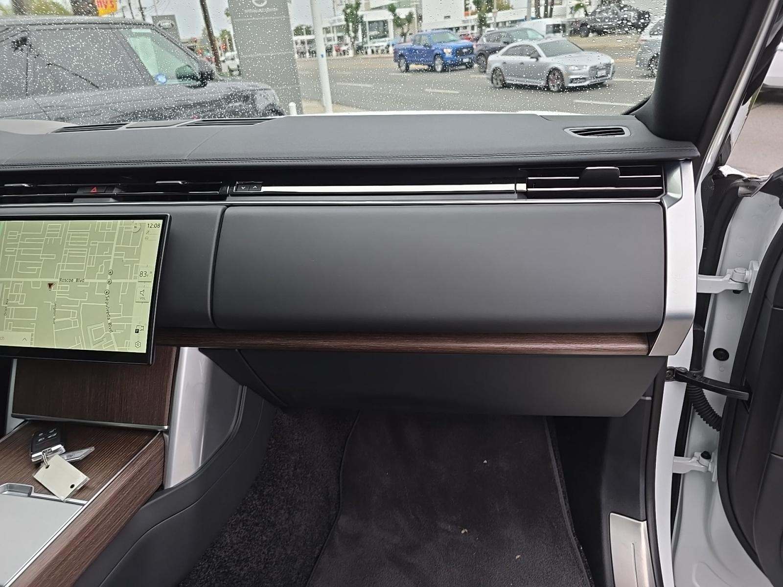 2025 Land Rover Range Rover SE AWD