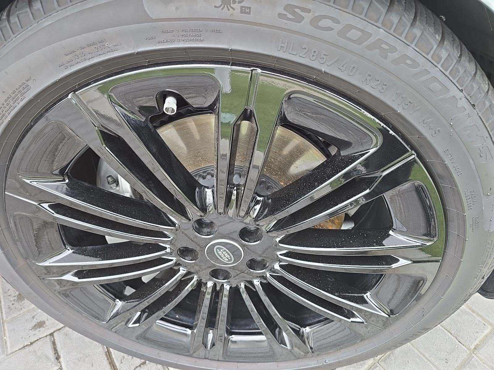 2025 Land Rover Range Rover SE AWD