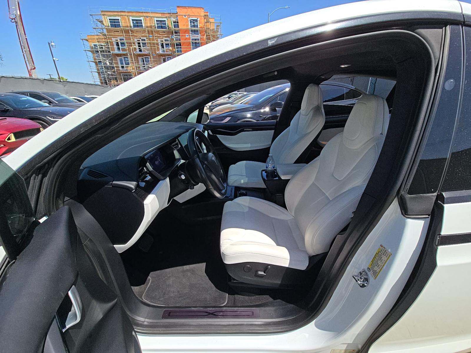 TESLA MODEL X - 6