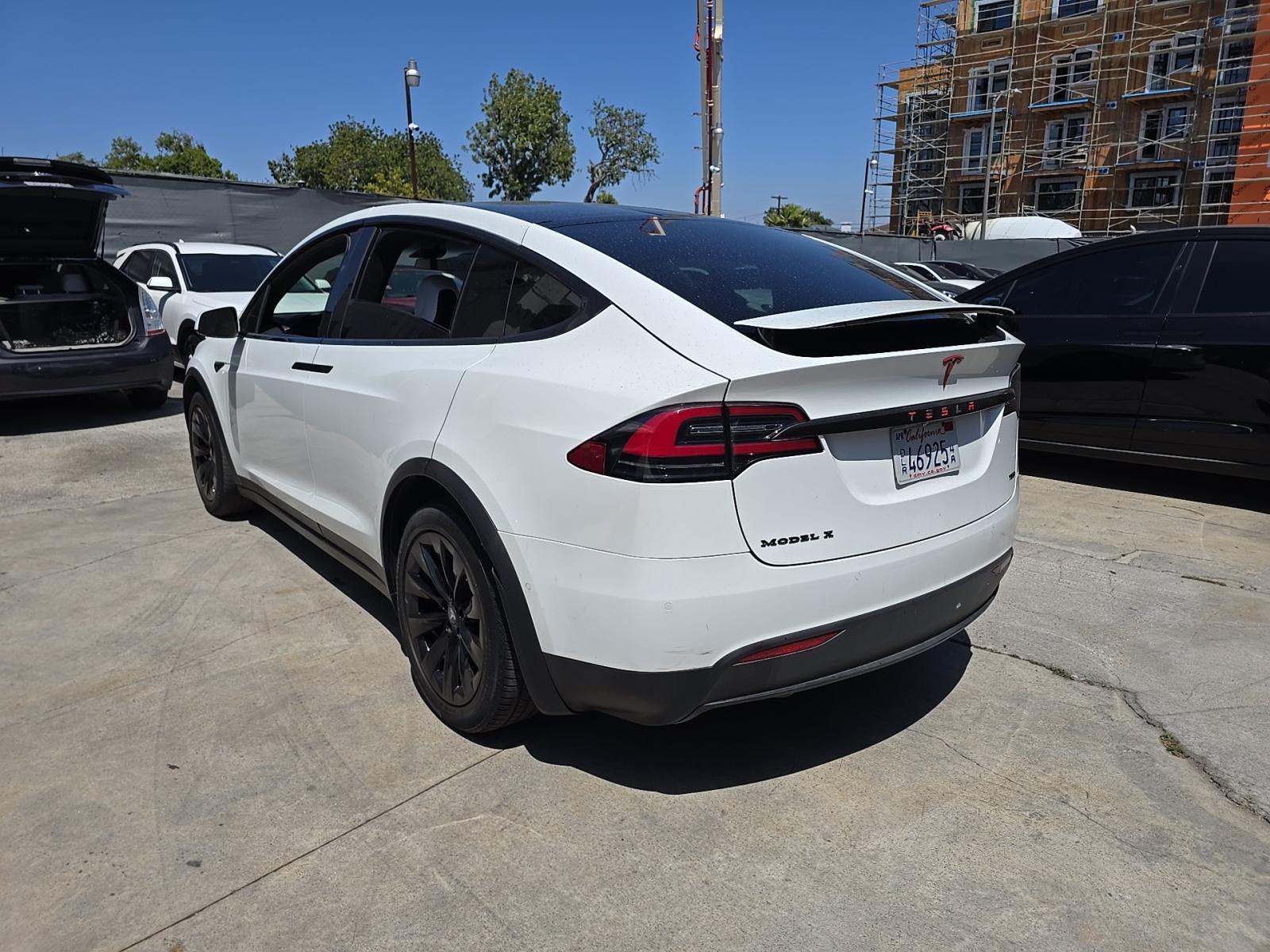 TESLA MODEL X - 2