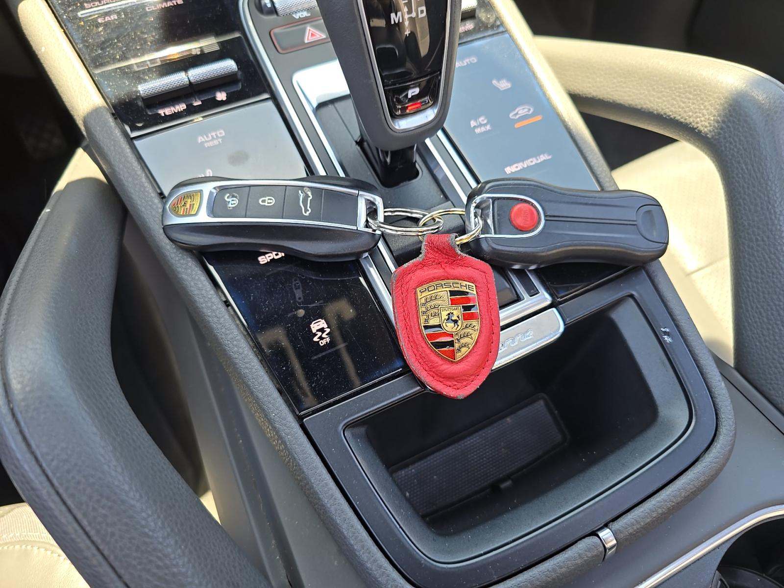 PORSCHE CAYENNE - 8