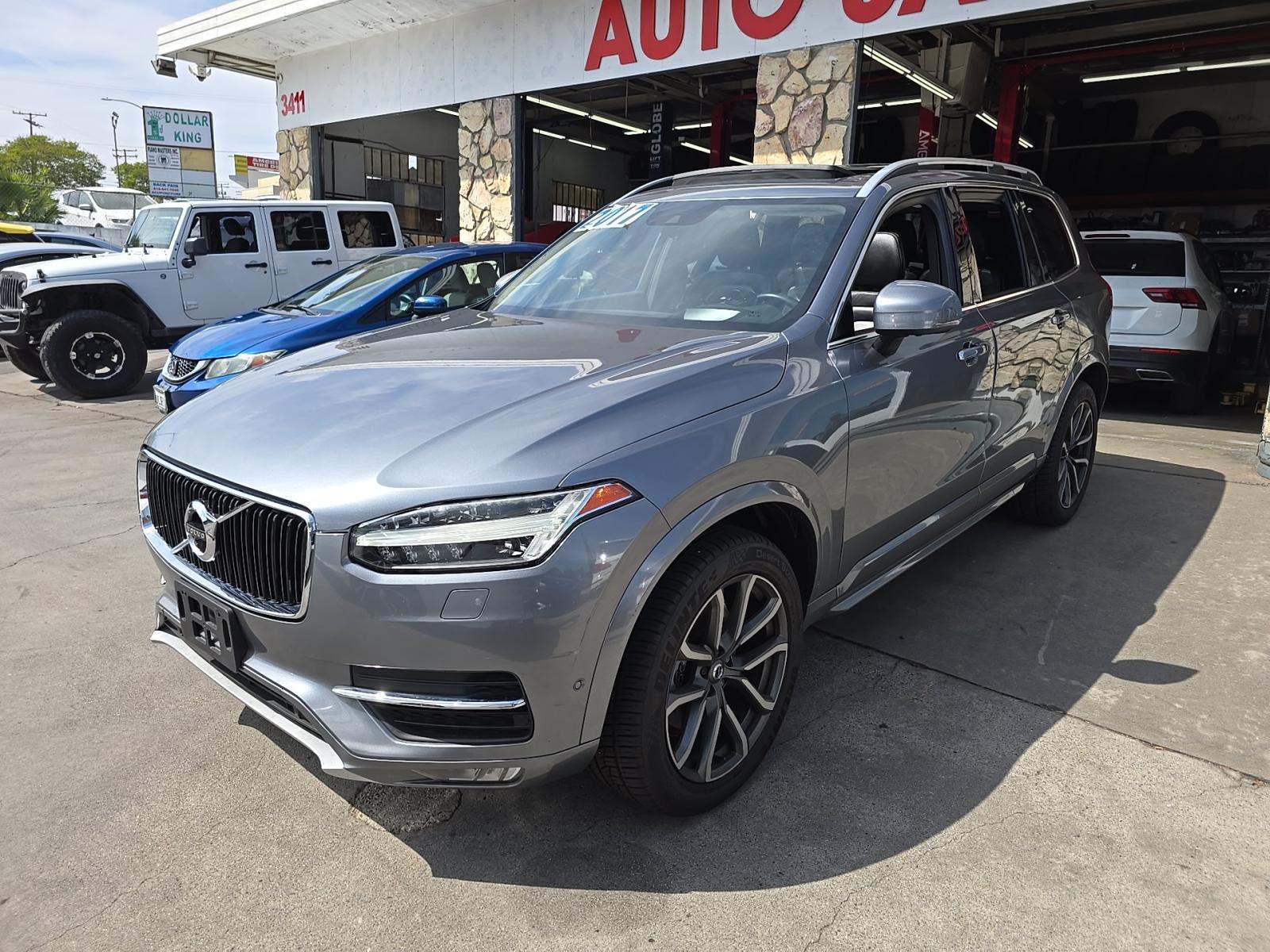 2017 Volvo XC90 T6 Momentum AWD