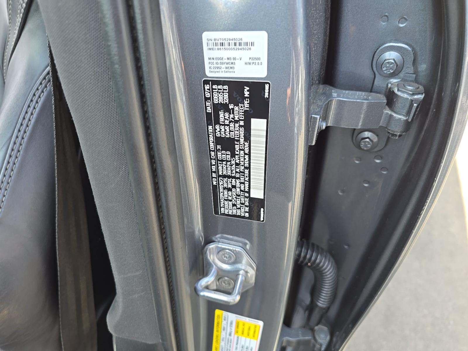 2017 Volvo XC90 T6 Momentum AWD