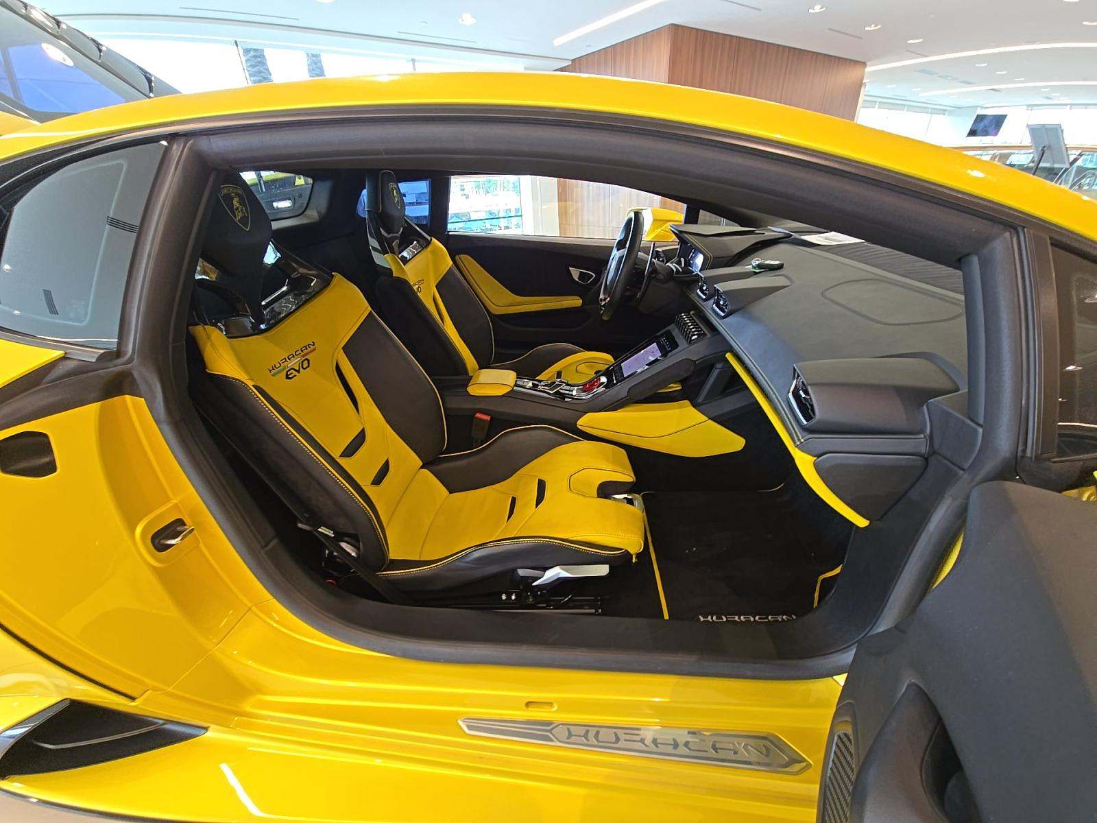 2020 Lamborghini Huracan EVO RWD