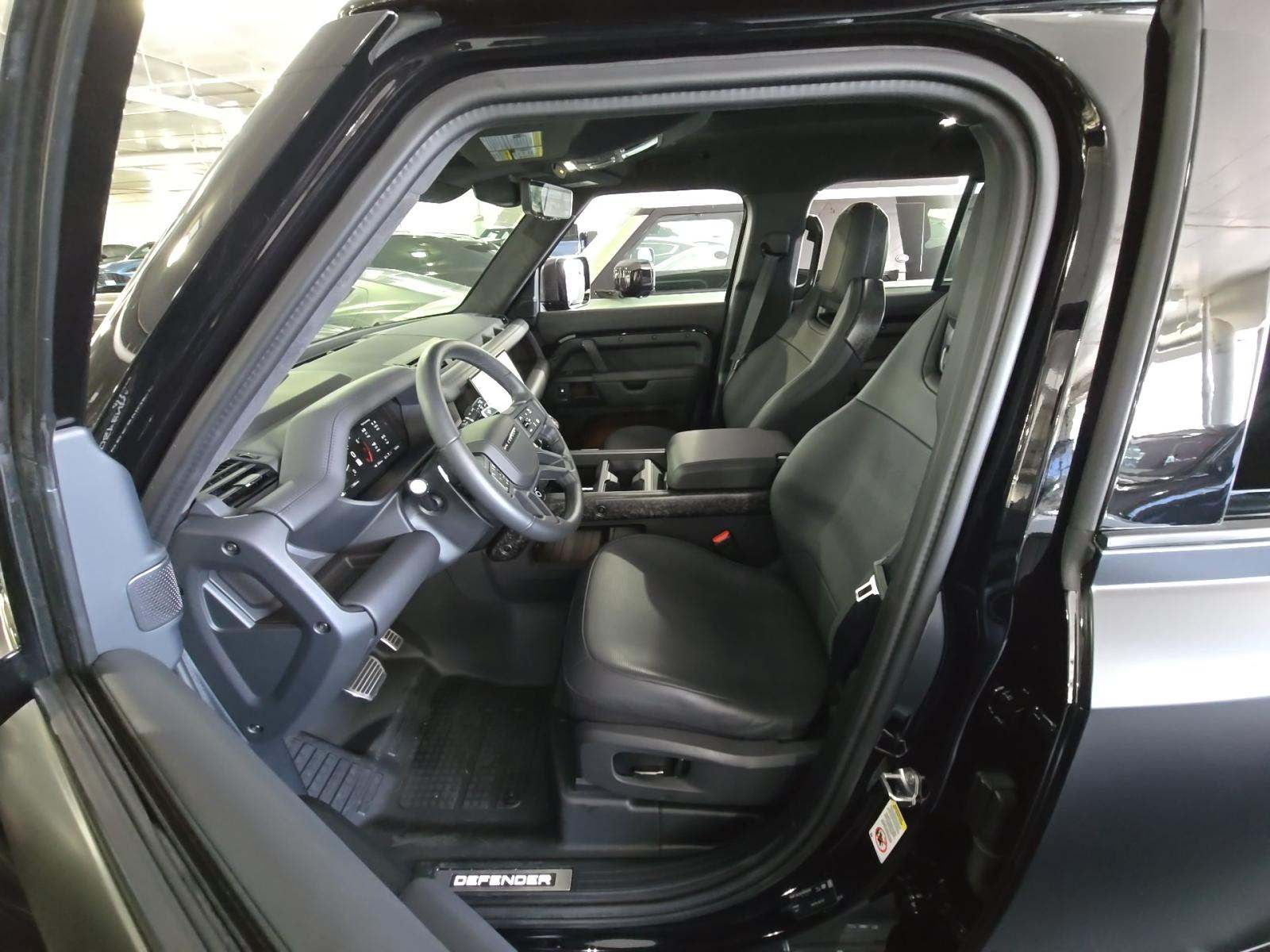2026 Land Rover Defender 110 OCTA AWD