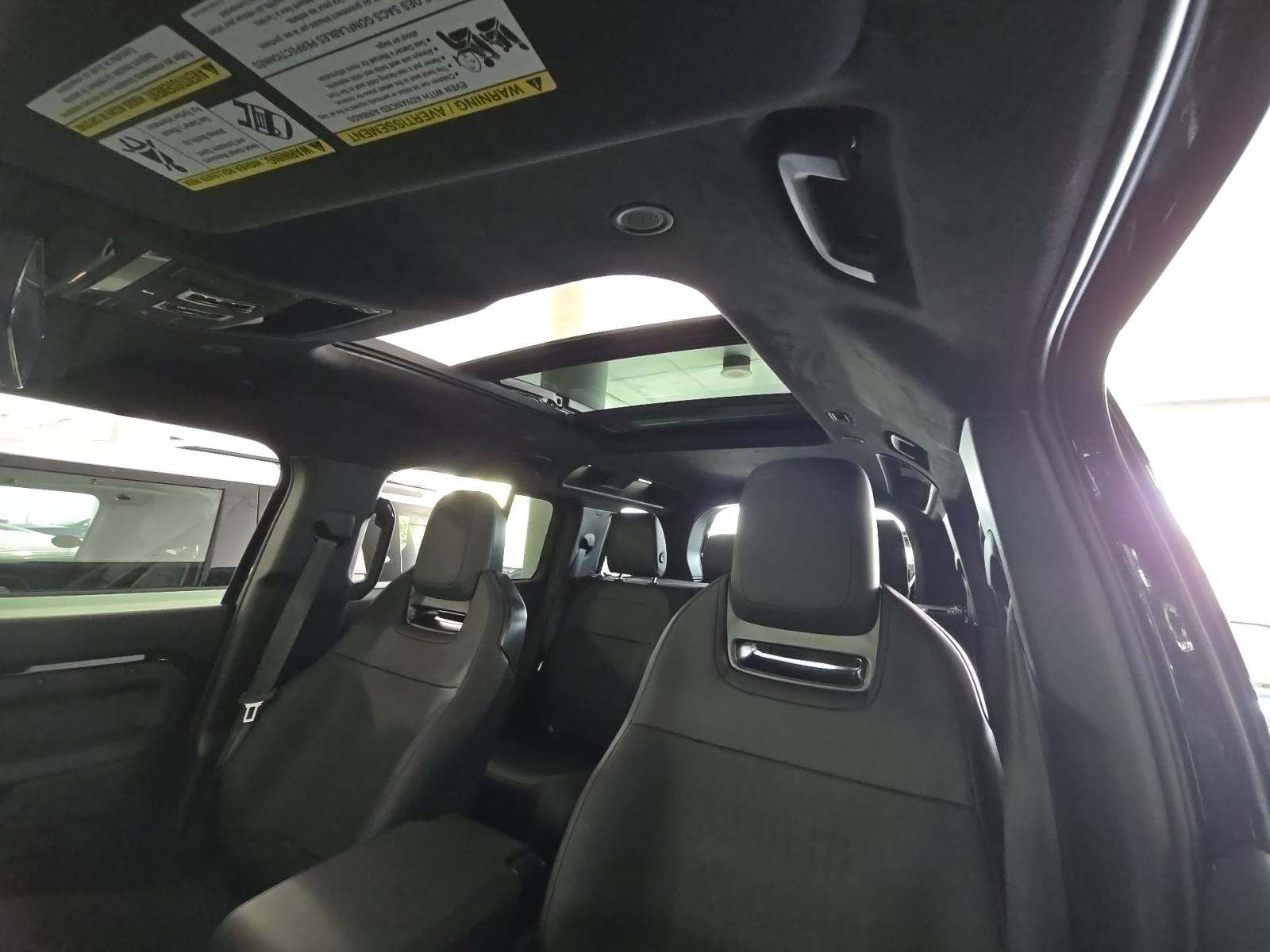 2026 Land Rover Defender 110 OCTA AWD